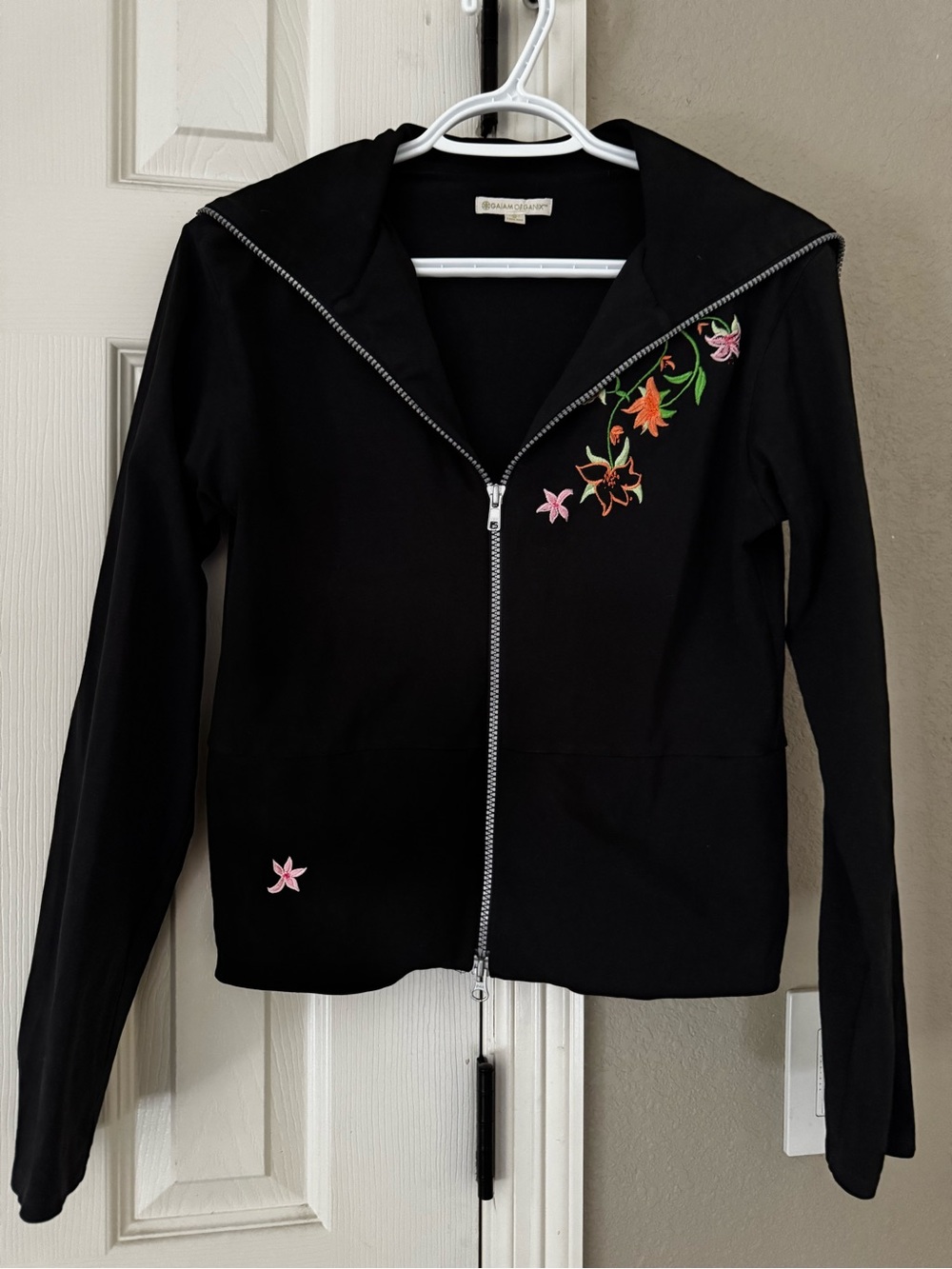 Gaiam Organix light weight embroidered floral jacket